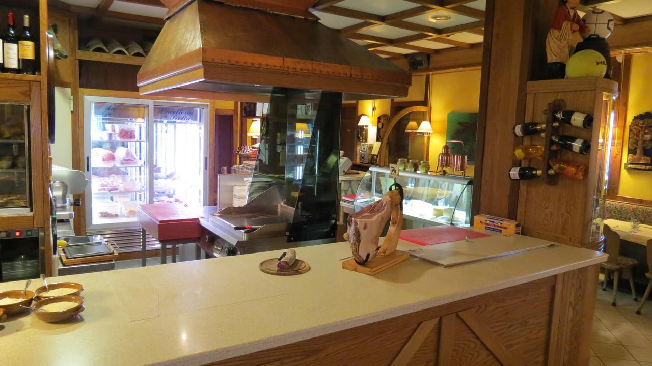 La Baita D'Oro Ristorante Residence Monteduro Exterior photo